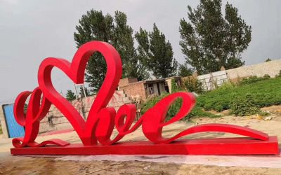 公園廣場(chǎng)創(chuàng)意抽象LOVE玻璃鋼紅色愛心雕塑
