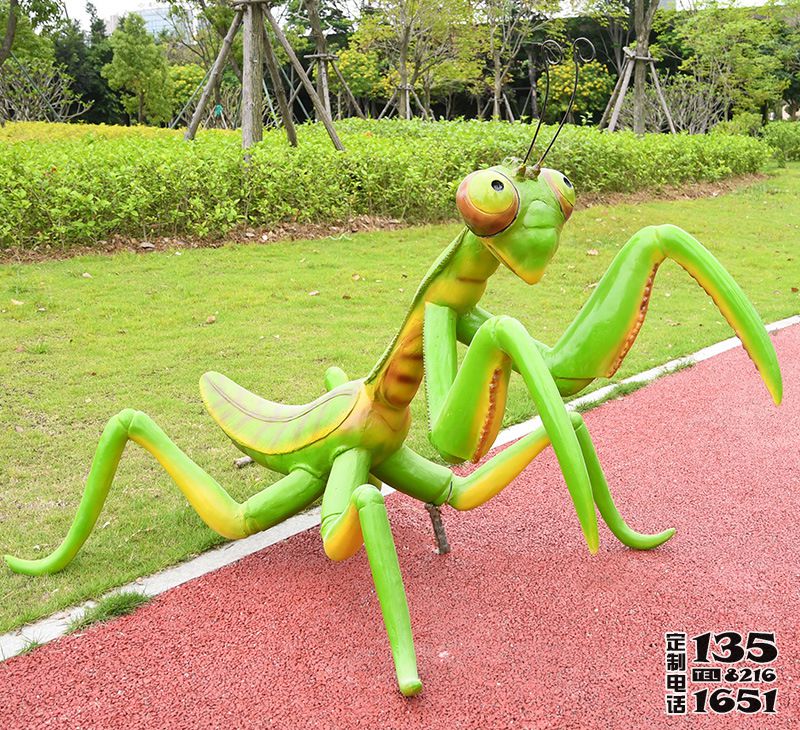 游樂(lè)園廣場(chǎng)仿真大號(hào)螳螂玻璃鋼雕塑