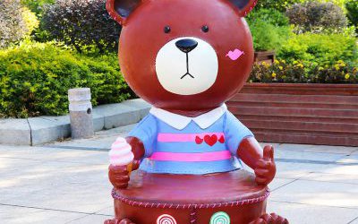 玻璃鋼卡通布朗熊休閑座椅雕塑戶外幼兒園美陳景觀裝飾擺件