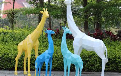 公園玻璃鋼彩繪幾何戶外園林景觀長頸鹿雕塑